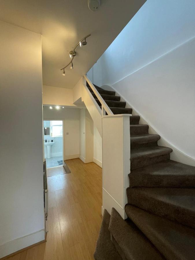 Amazing 3 Bedroom Flat Minutes From Tower Bridge * Londen
